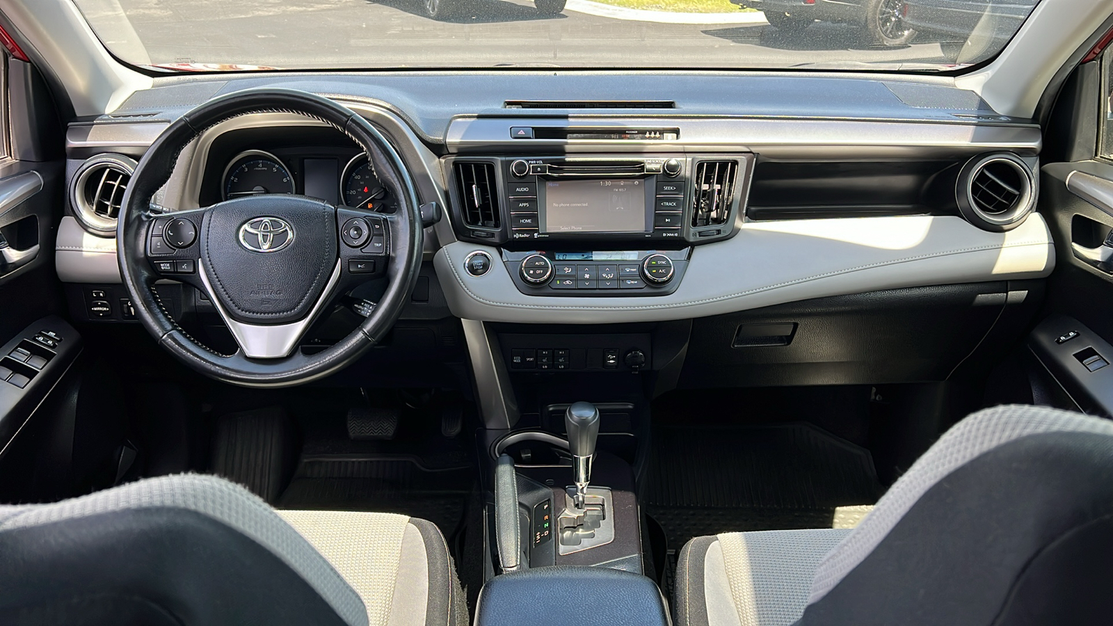 2018 Toyota RAV4 XLE 8
