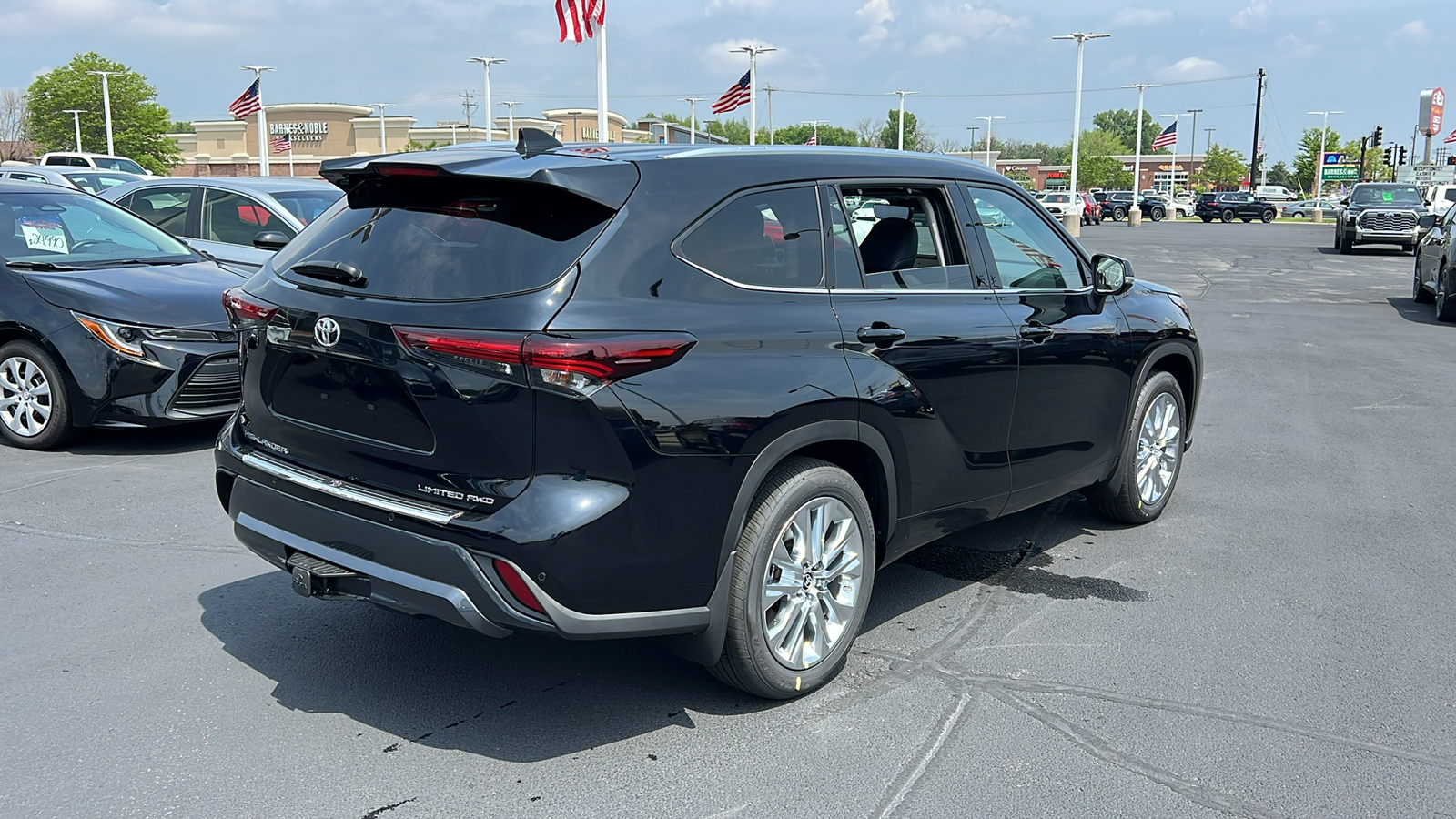 2024 Toyota Highlander LE 3