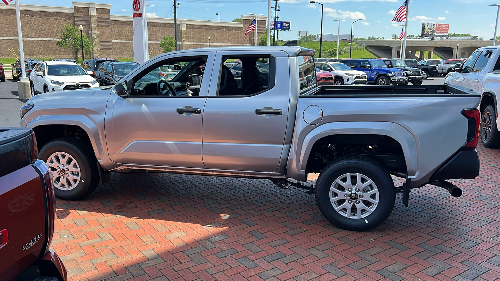 2024 TOYOTA Tacoma SR 6