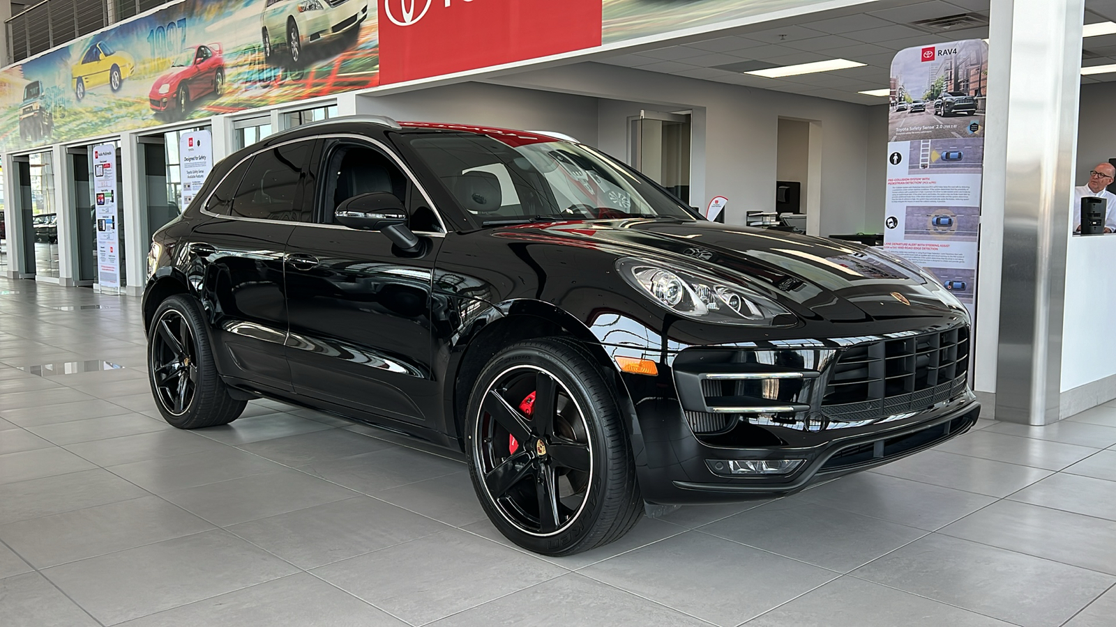 2018 Porsche Macan Turbo 1