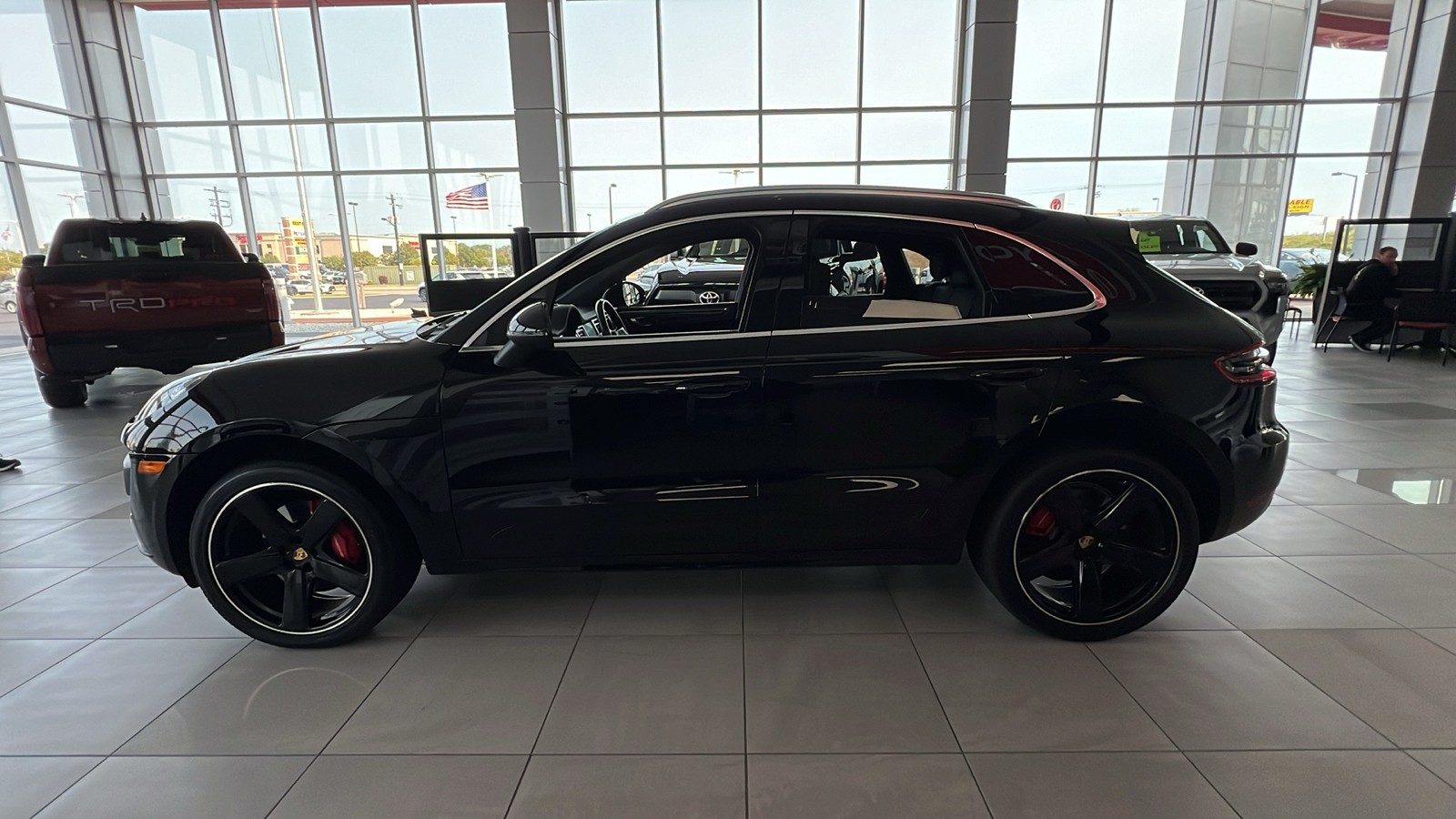 2018 Porsche Macan Turbo 6