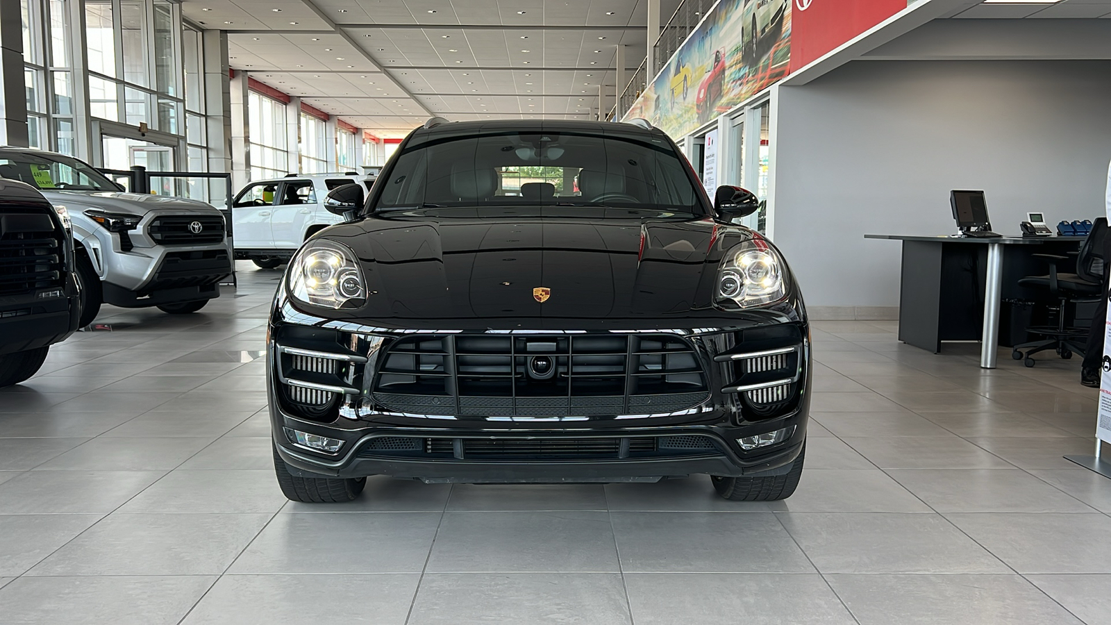 2018 Porsche Macan Turbo 33