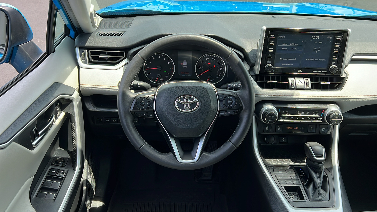 2021 Toyota RAV4 XLE Premium 9