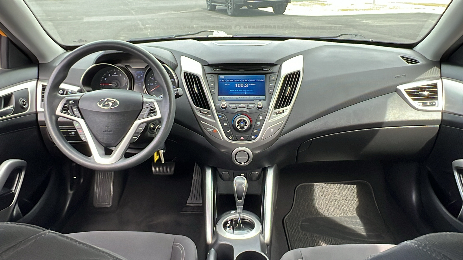 2016 Hyundai Veloster Base 8