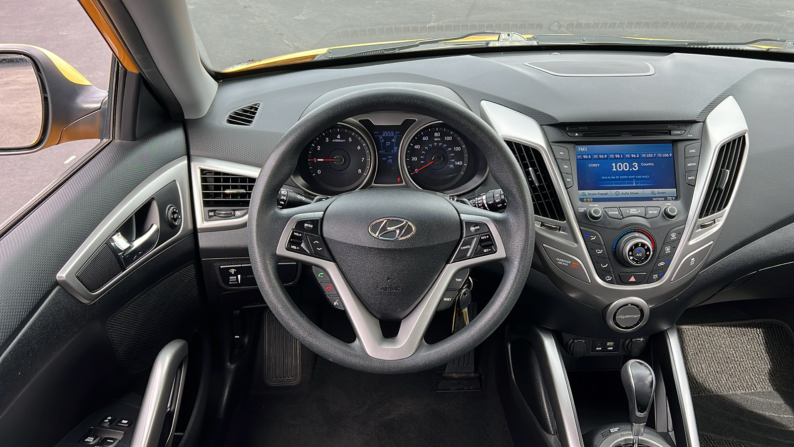 2016 Hyundai Veloster Base 9