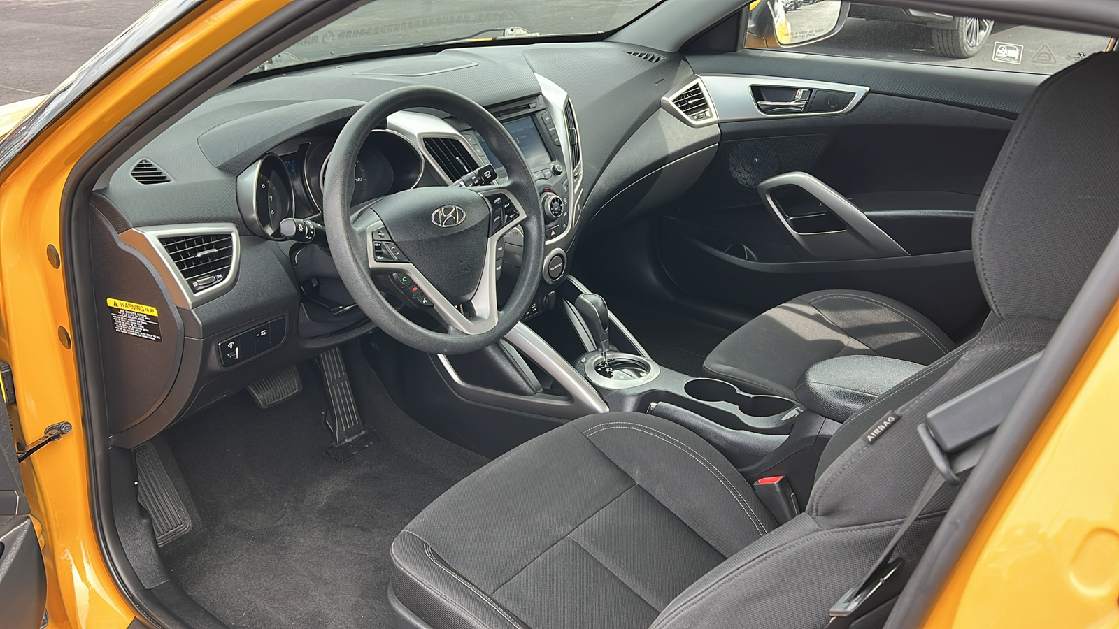 2016 Hyundai Veloster Base 25