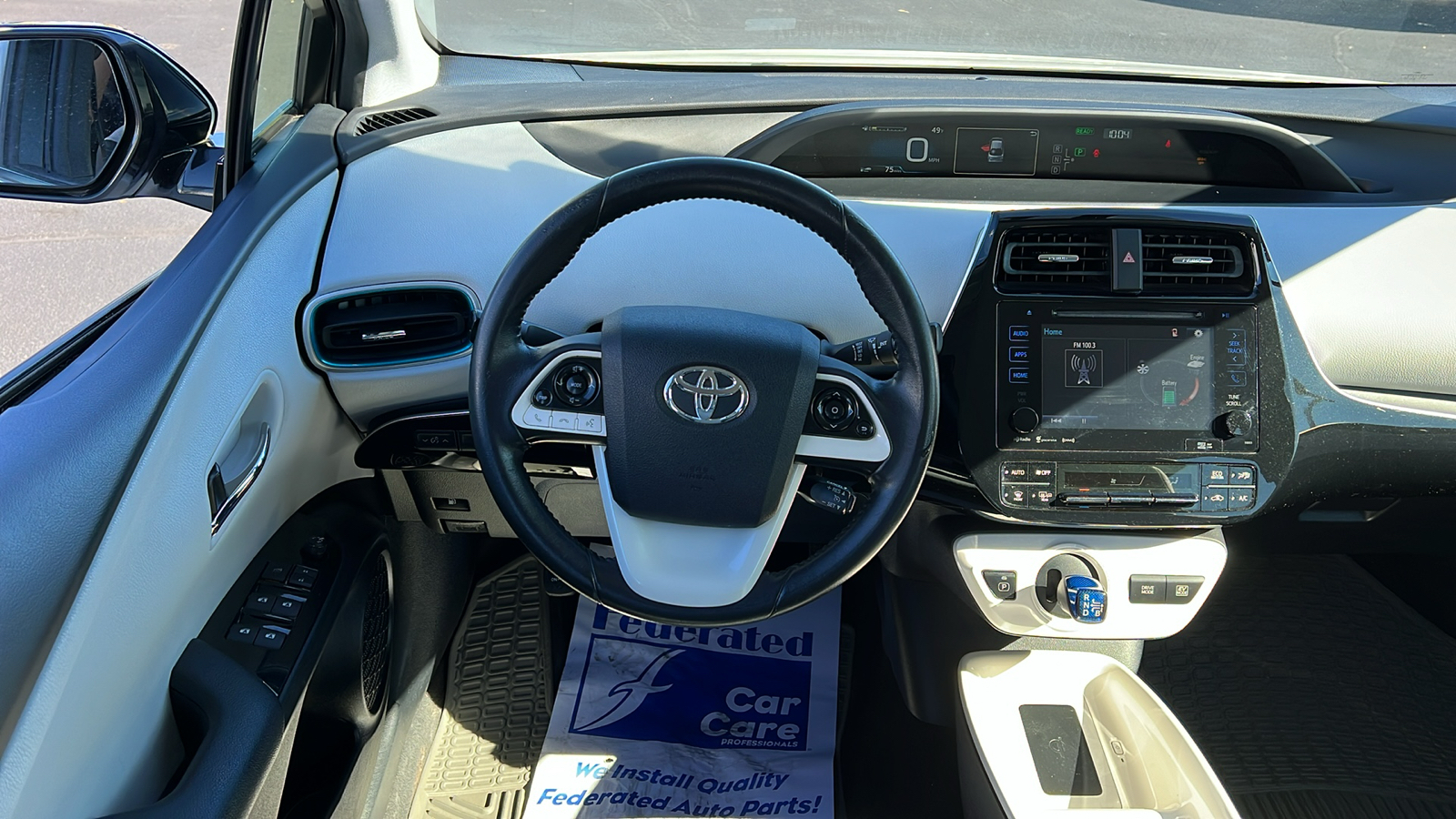 2016 Toyota Prius Four 9