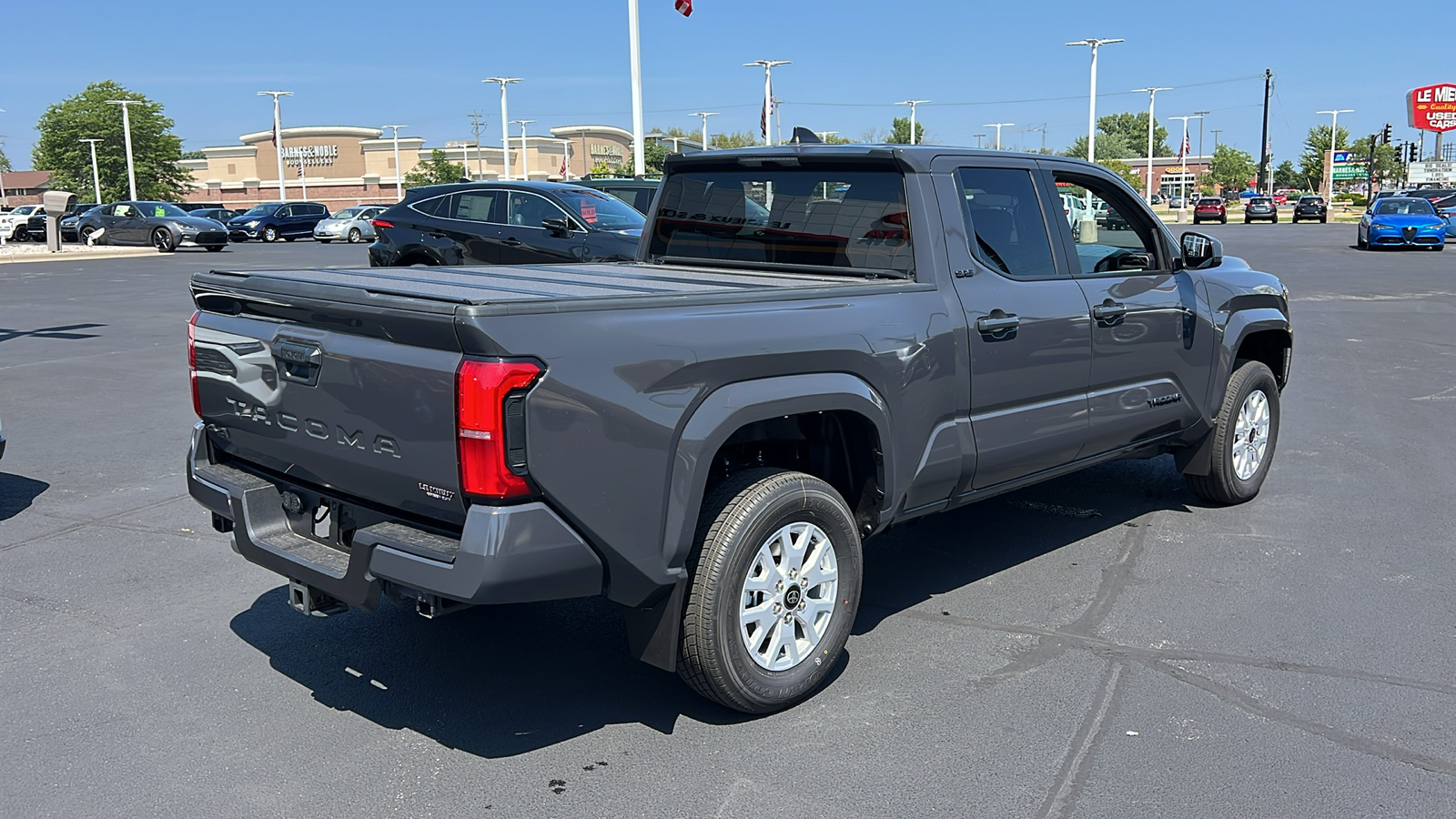 2024 Toyota Tacoma SR5 3