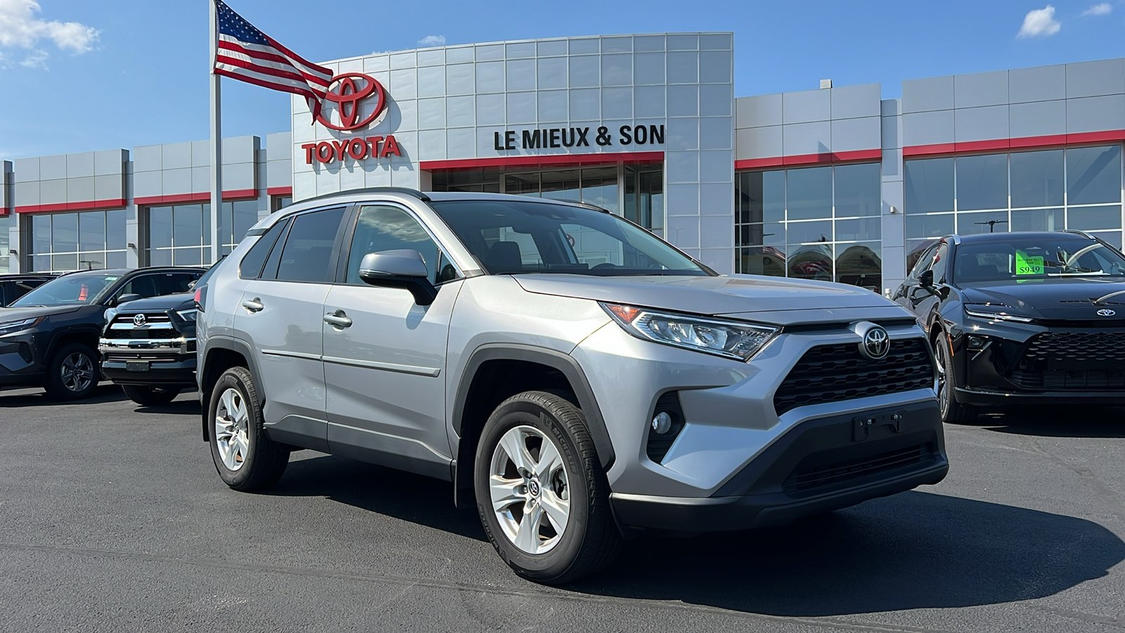 2021 Toyota RAV4 XLE 1