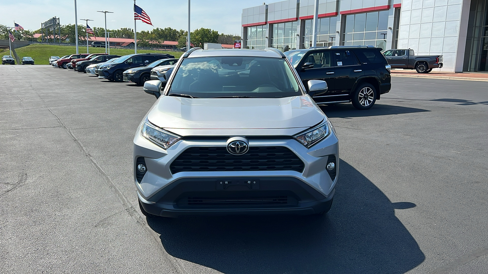 2021 Toyota RAV4 XLE 32