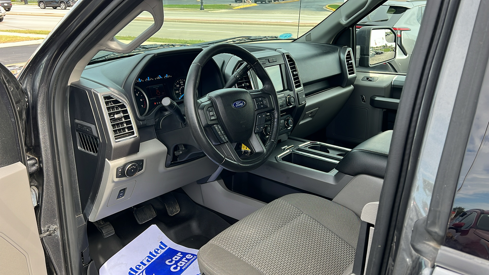 2017 Ford F-150 XLT 25