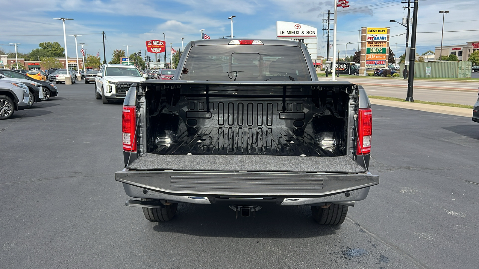 2017 Ford F-150 XLT 28