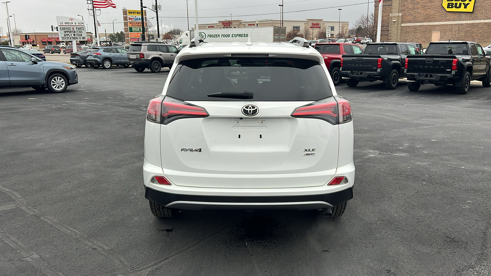 2018 Toyota RAV4  4