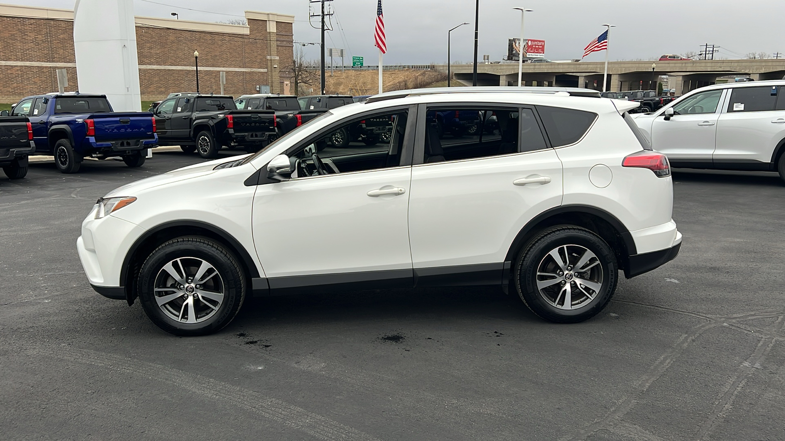 2018 Toyota RAV4  6