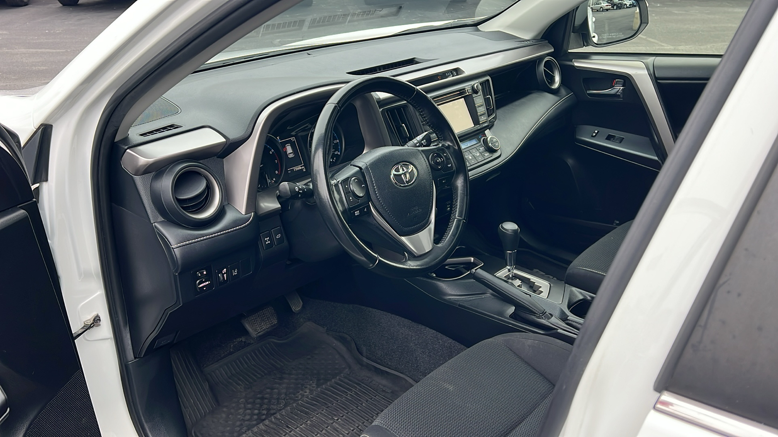 2018 Toyota RAV4  26