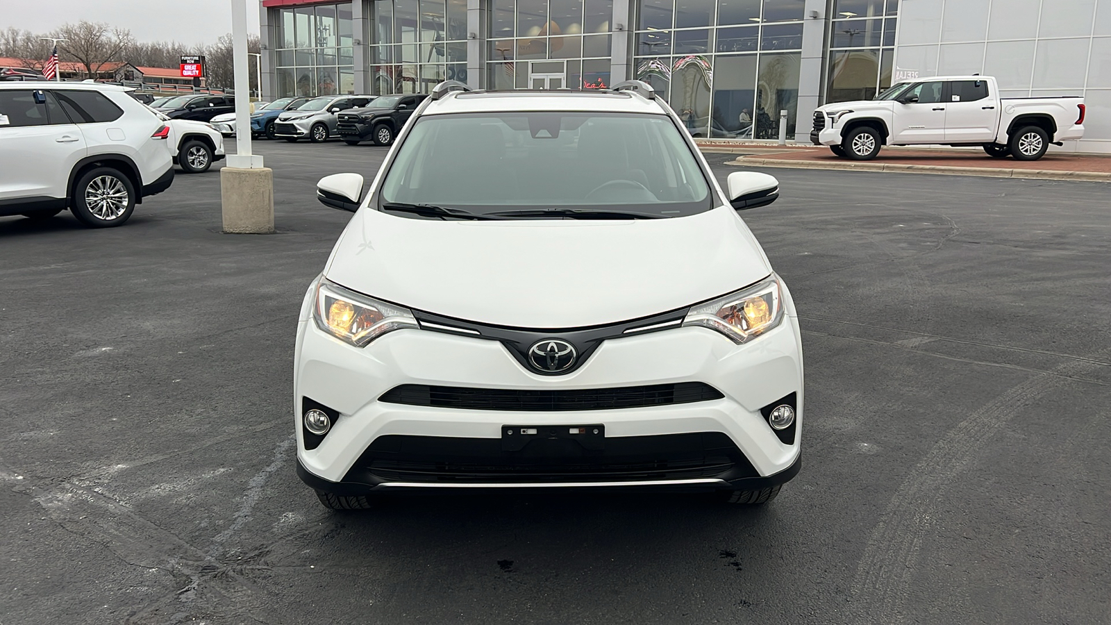 2018 Toyota RAV4  33