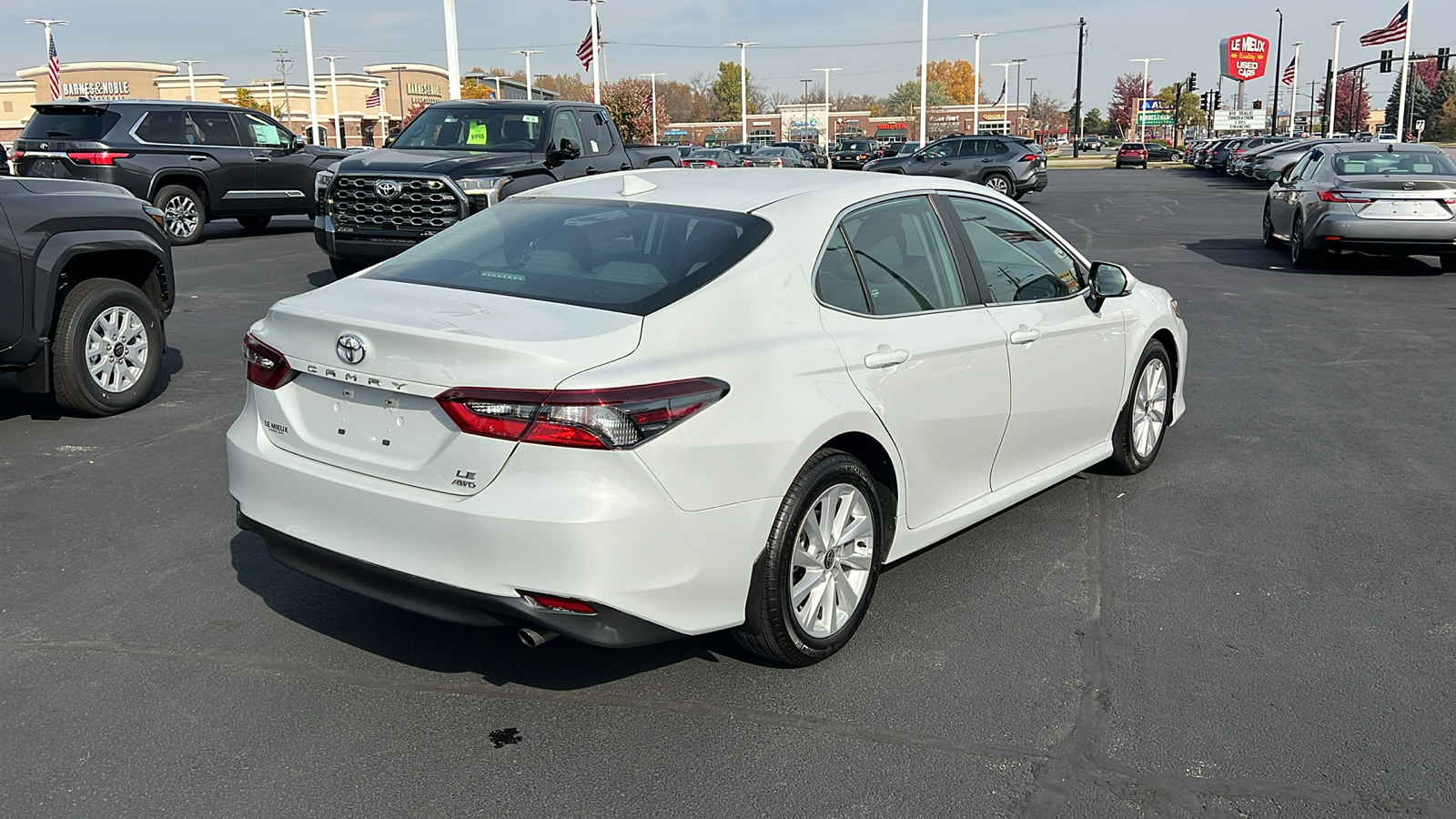 2022 Toyota Camry LE 3