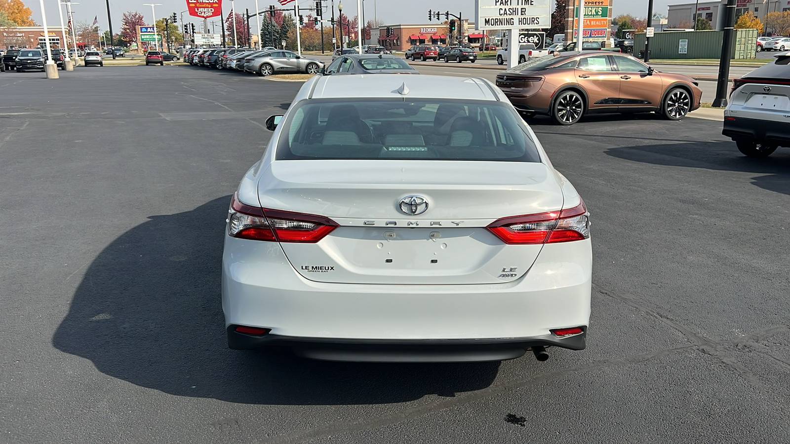 2022 Toyota Camry LE 4