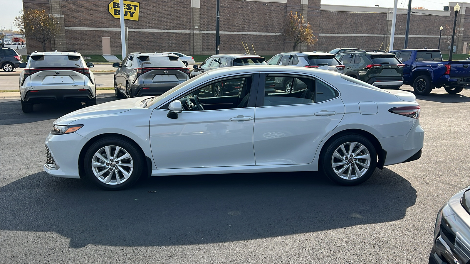 2022 Toyota Camry LE 6