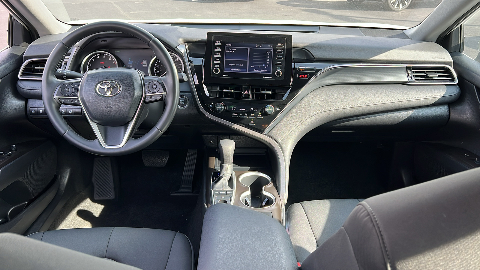 2022 Toyota Camry LE 8