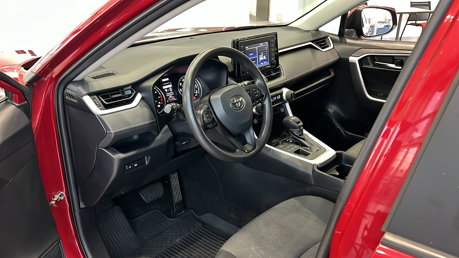 2020 Toyota RAV4 XLE 25