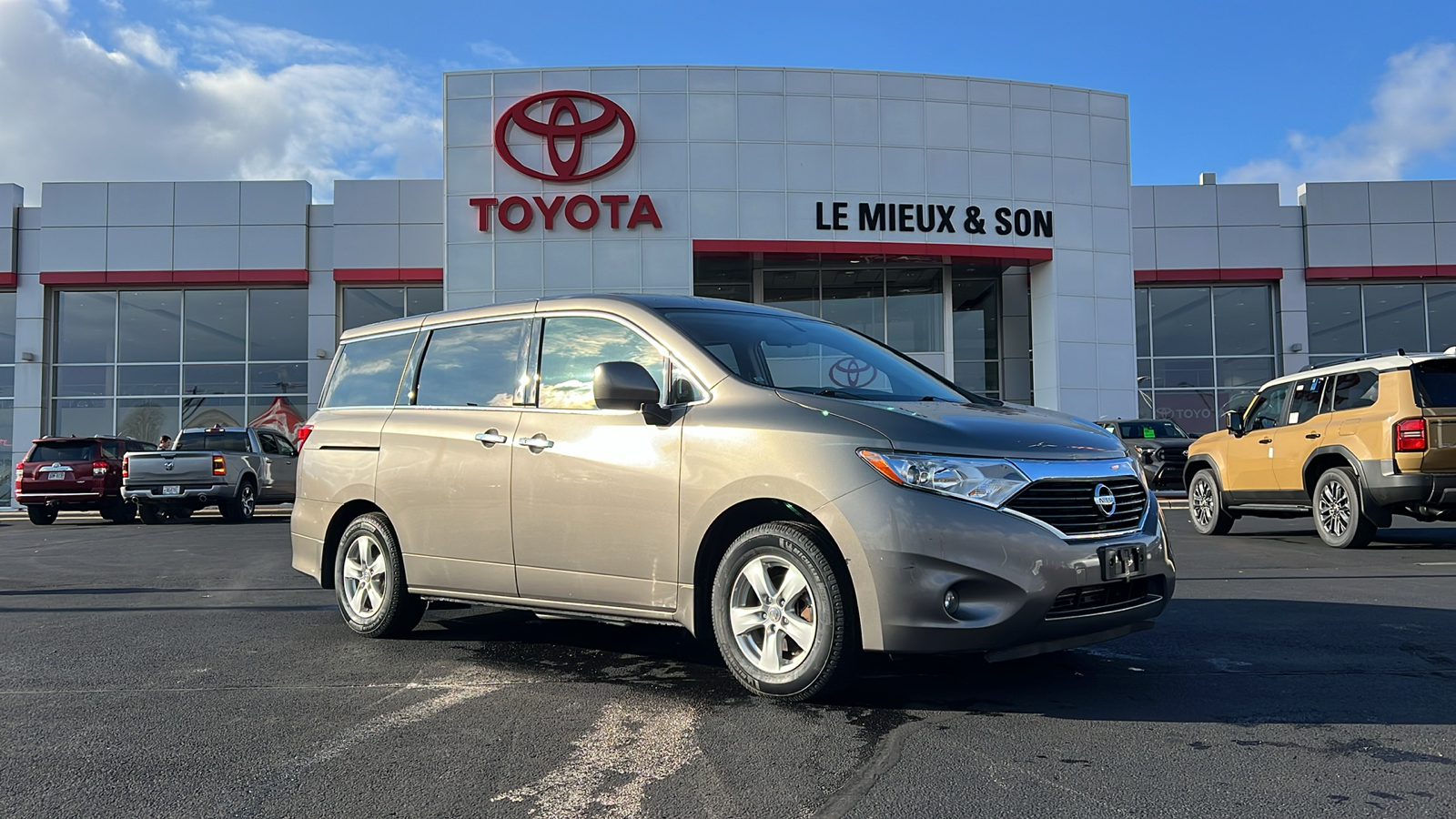 2015 Nissan Quest 3.5 SV 1