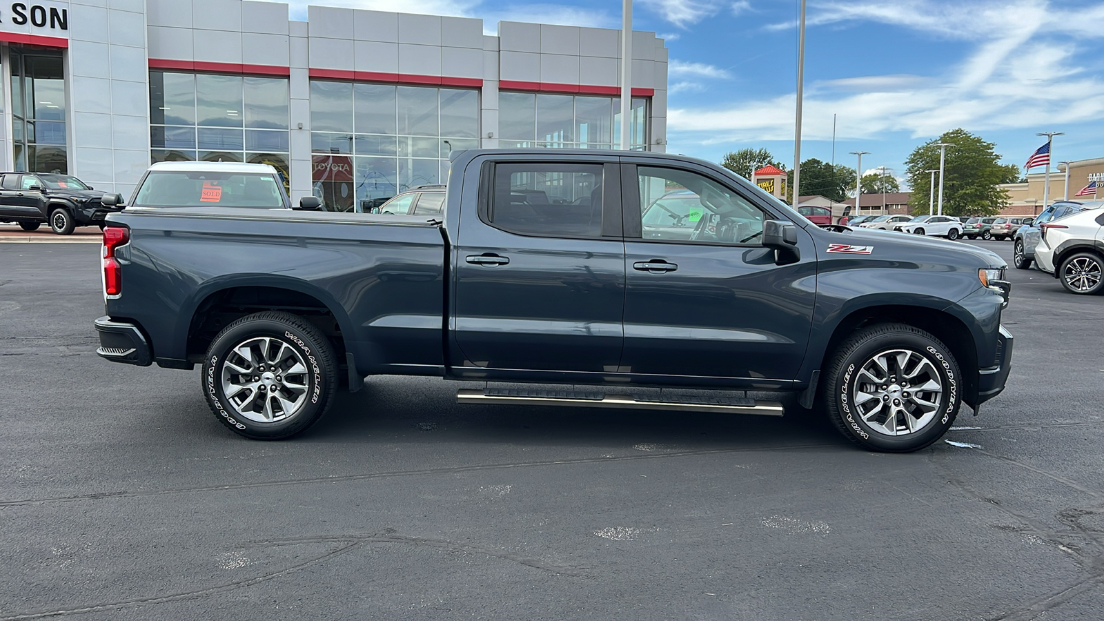 2021 Chevrolet Silverado 1500 RST 2