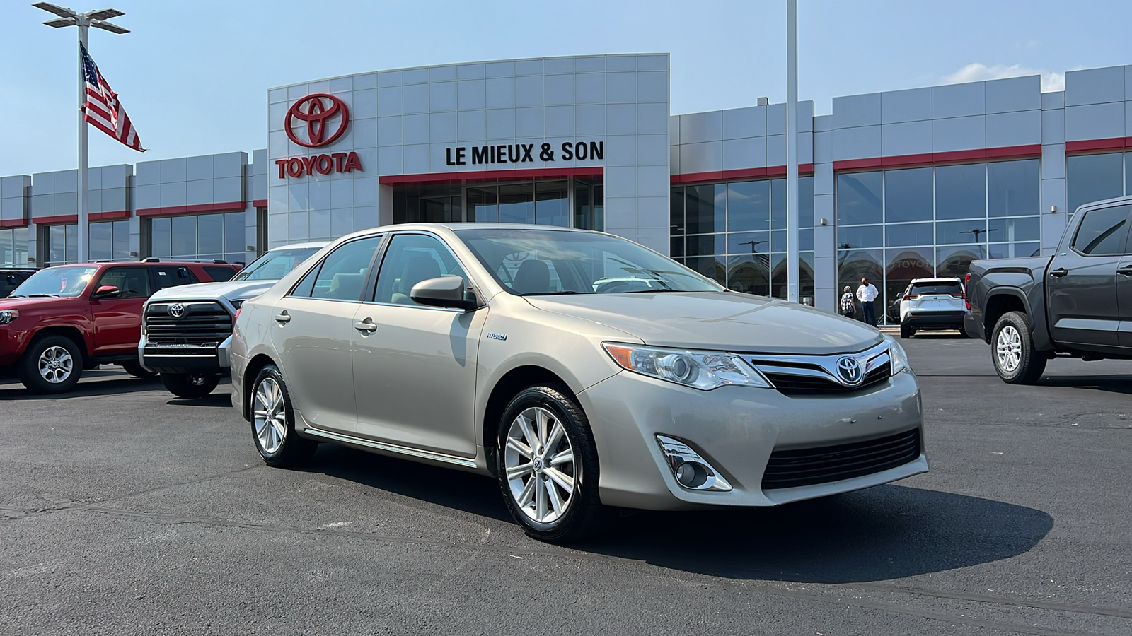 2013 Toyota Camry Hybrid XLE 1