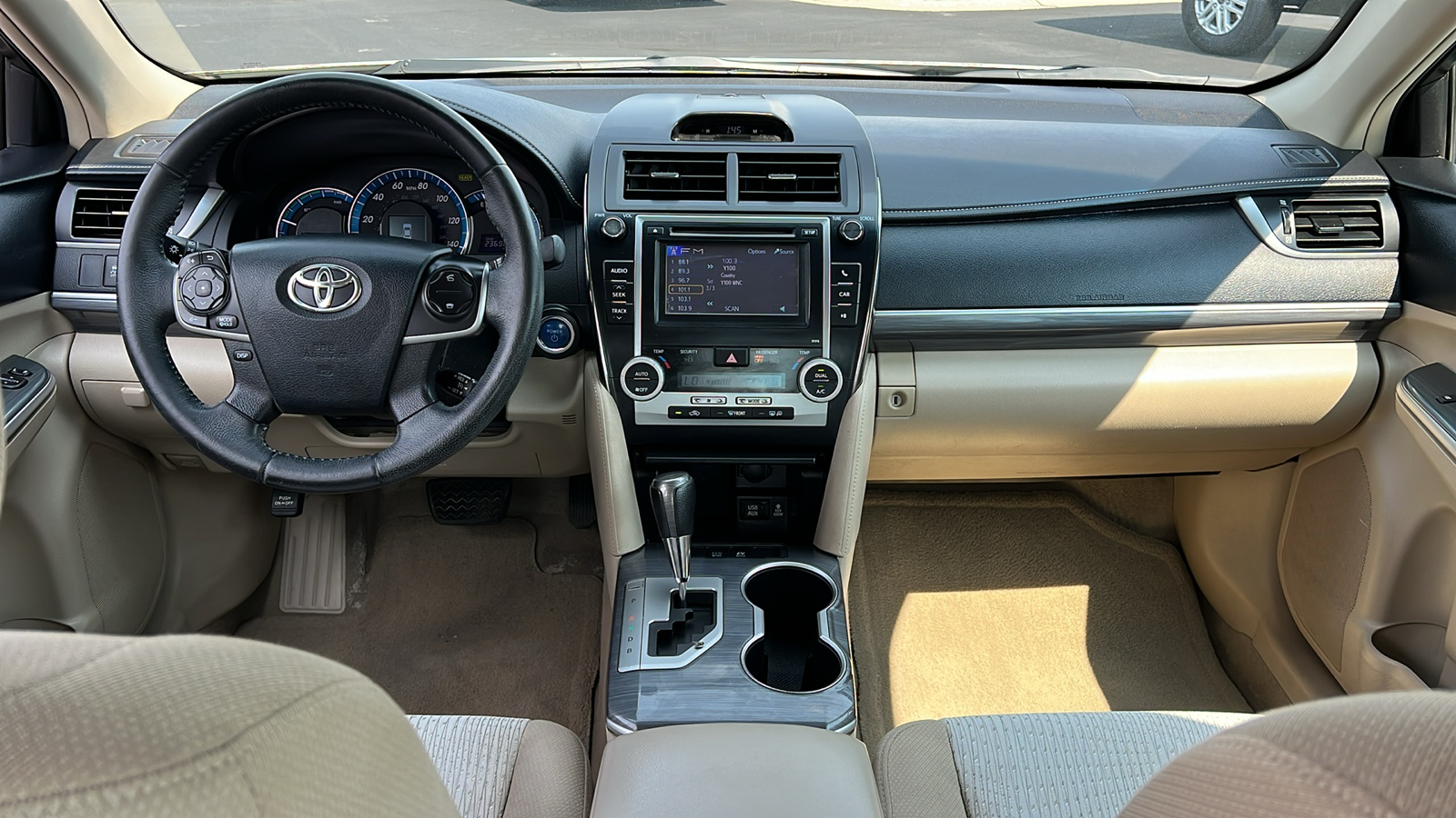 2013 Toyota Camry Hybrid XLE 8