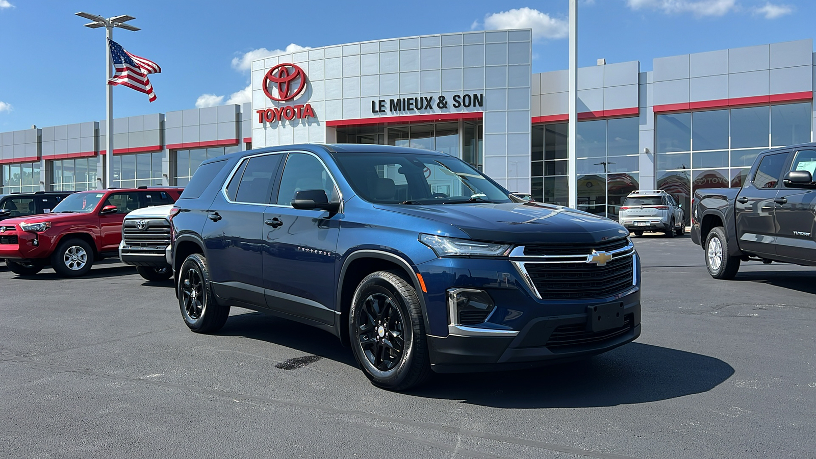 2022 Chevrolet Traverse LS 1