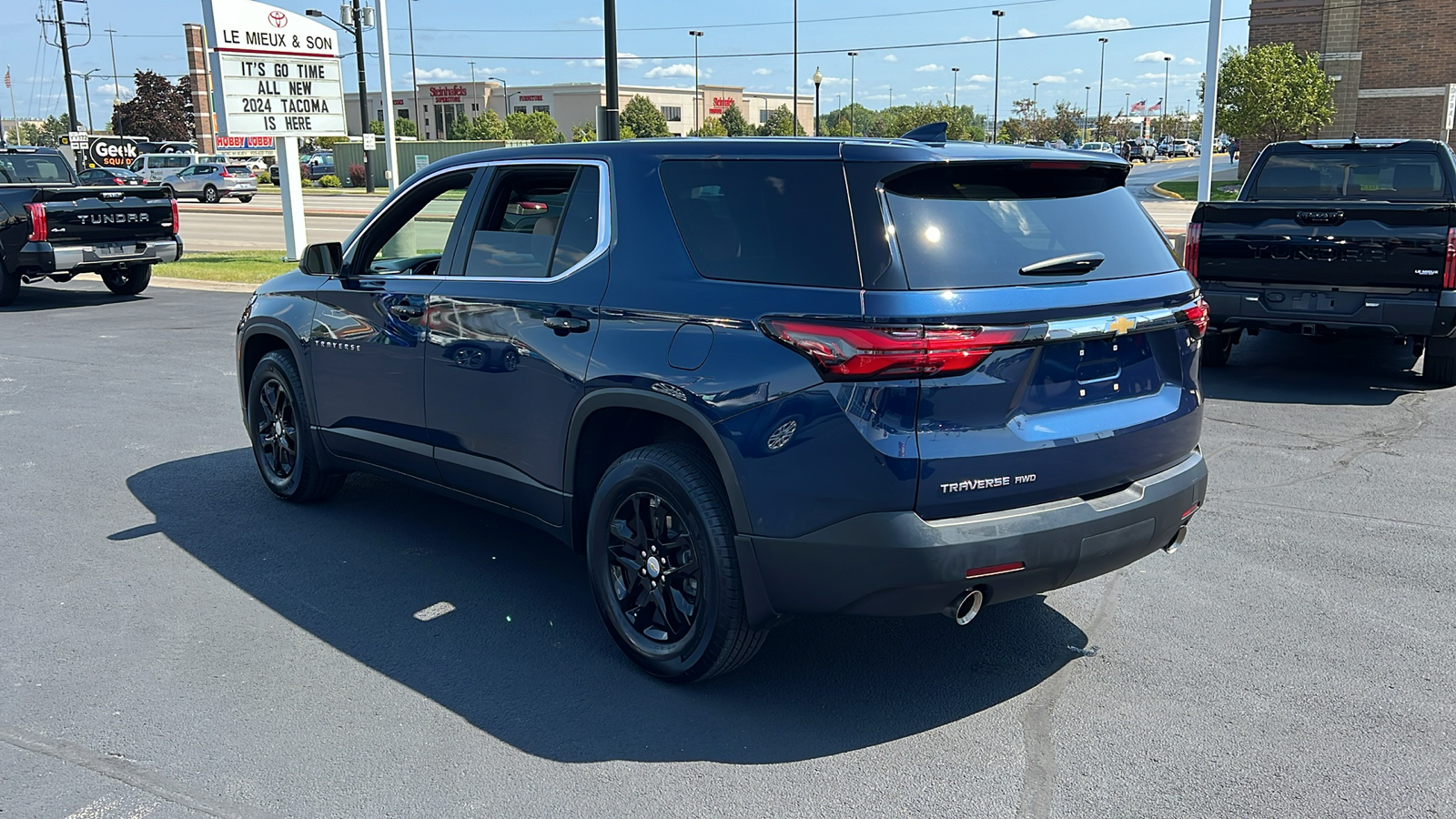 2022 Chevrolet Traverse LS 5