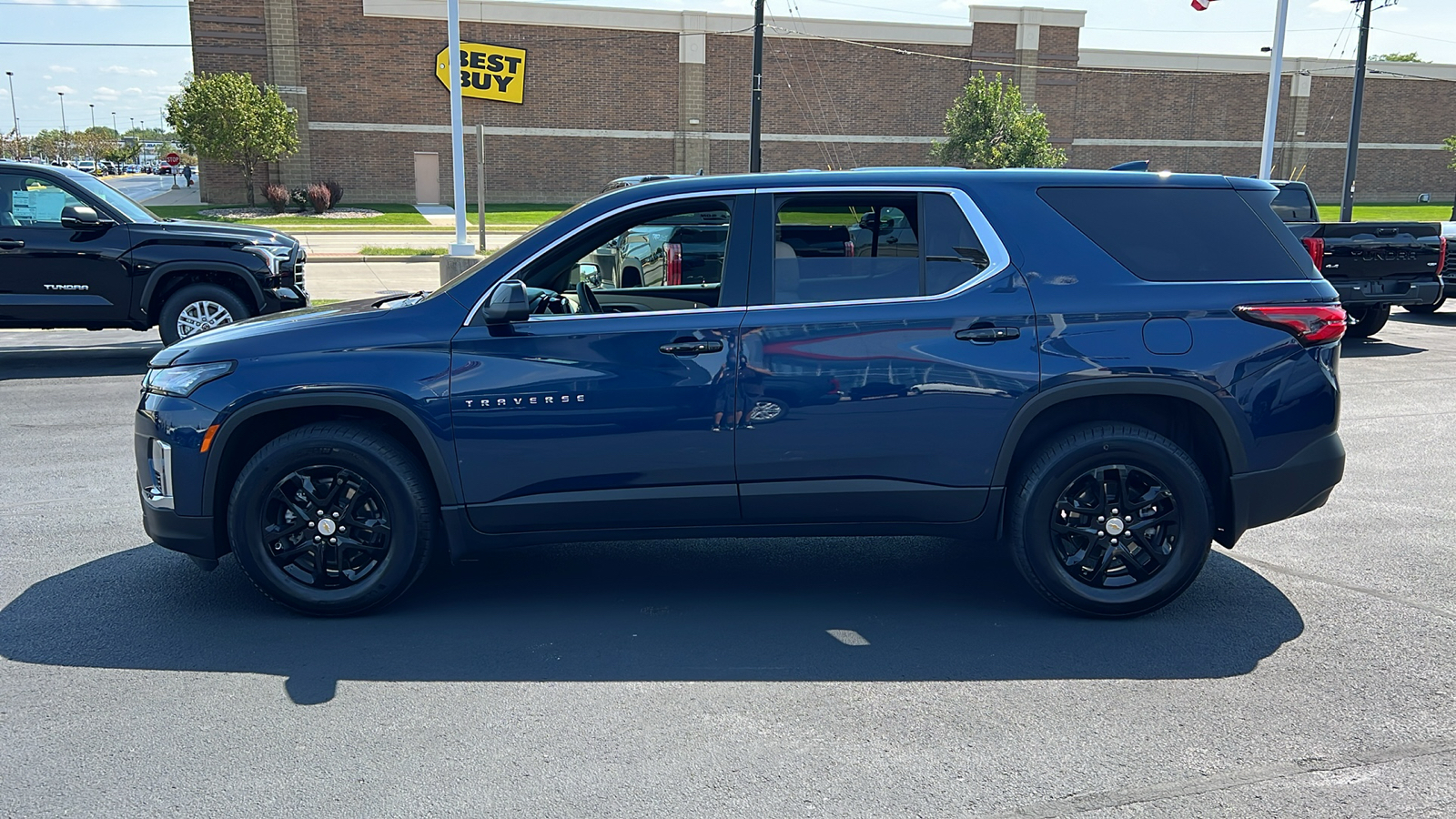 2022 Chevrolet Traverse LS 6