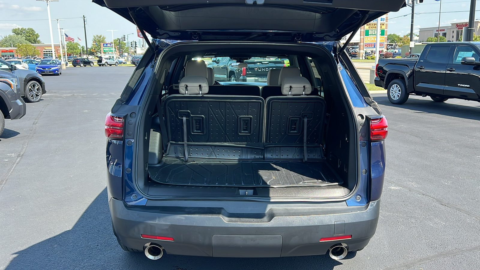 2022 Chevrolet Traverse LS 30