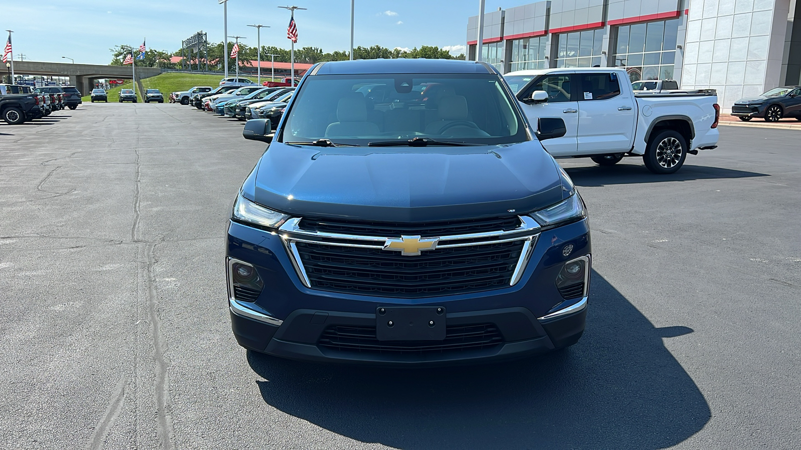 2022 Chevrolet Traverse LS 33