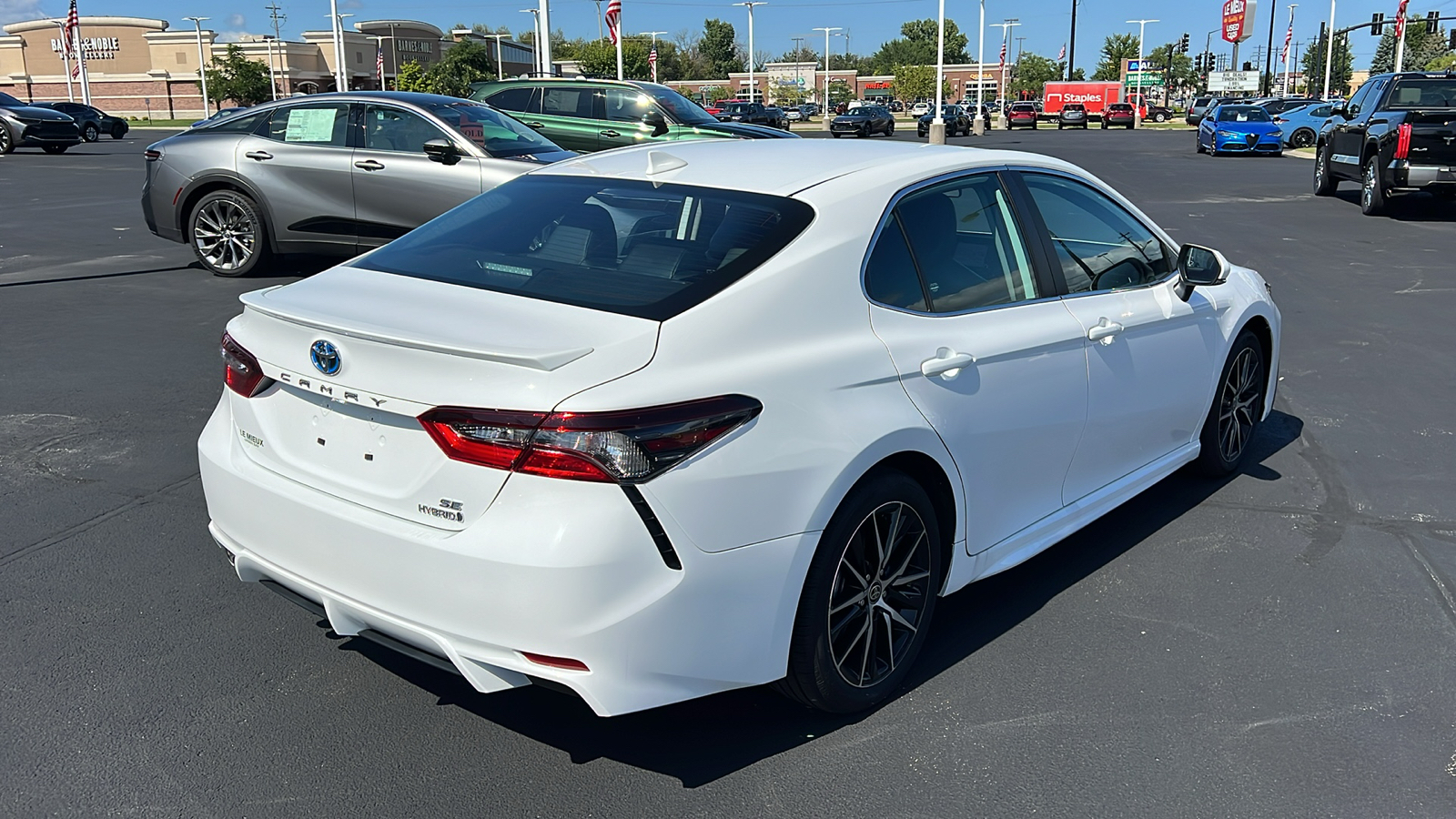 2024 Toyota Camry Hybrid SE 3