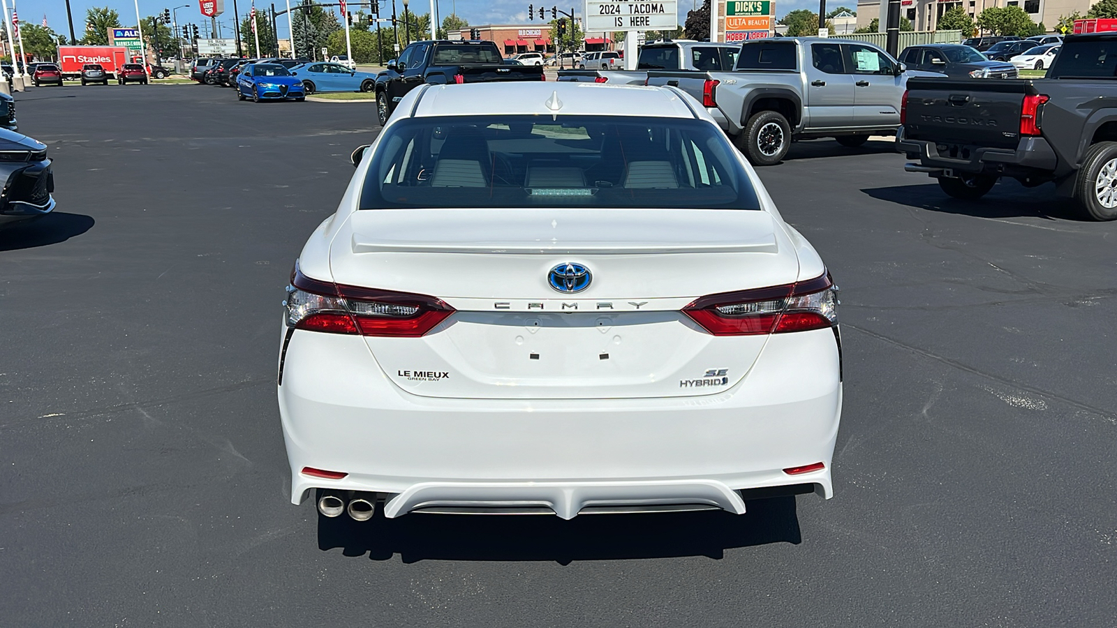 2024 Toyota Camry Hybrid SE 4