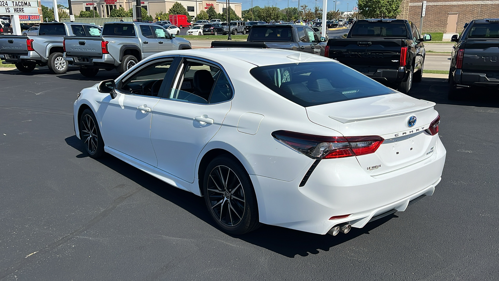 2024 Toyota Camry Hybrid SE 5