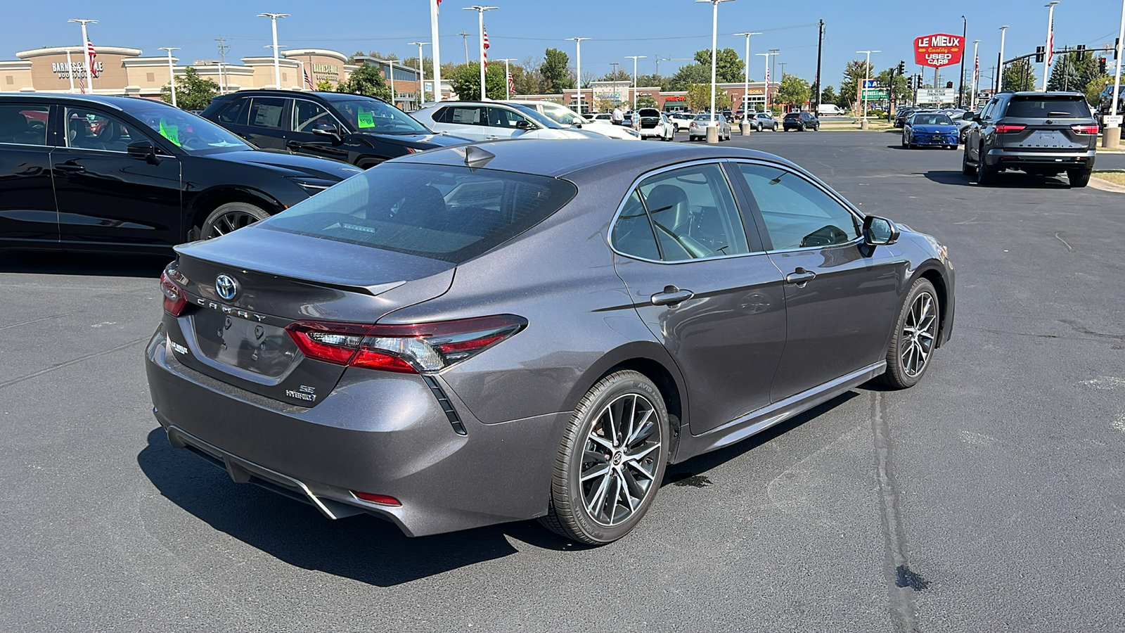 2024 Toyota Camry Hybrid SE 3