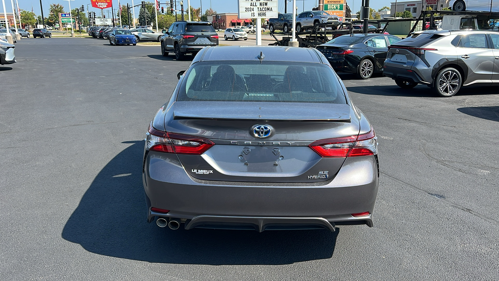 2024 Toyota Camry Hybrid SE 4