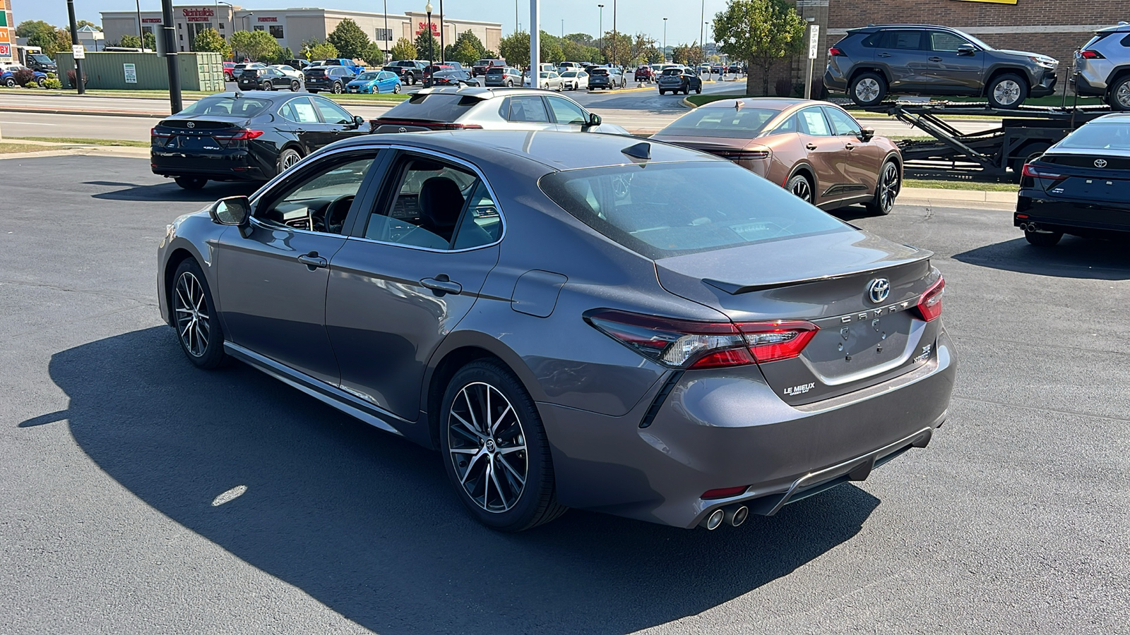 2024 Toyota Camry Hybrid SE 5