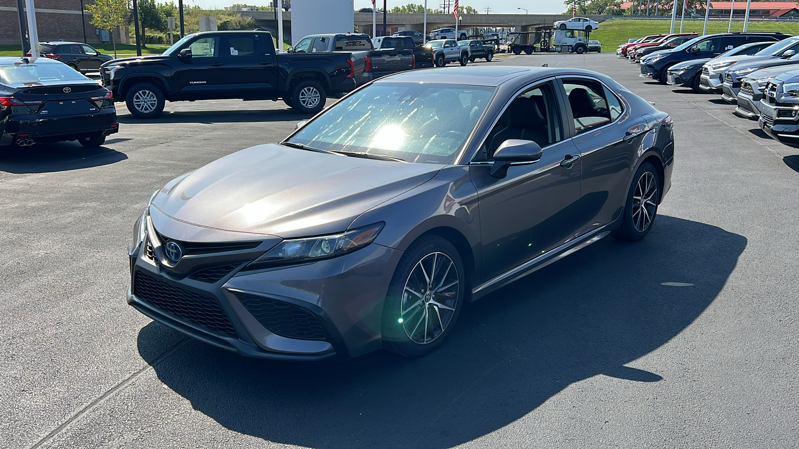 2024 Toyota Camry Hybrid SE 7