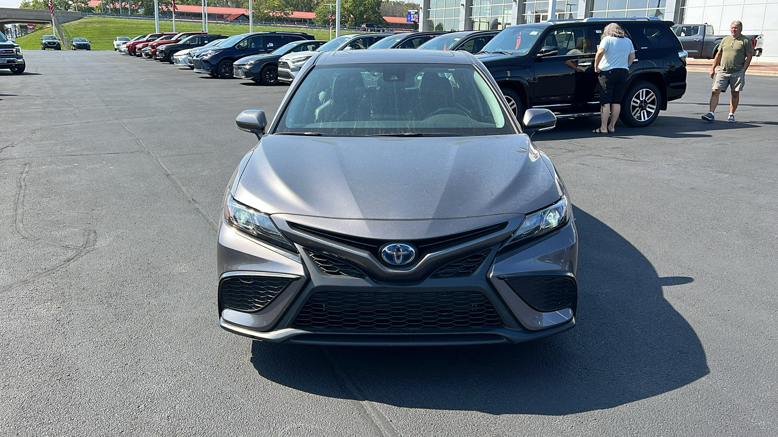 2024 Toyota Camry Hybrid SE 31