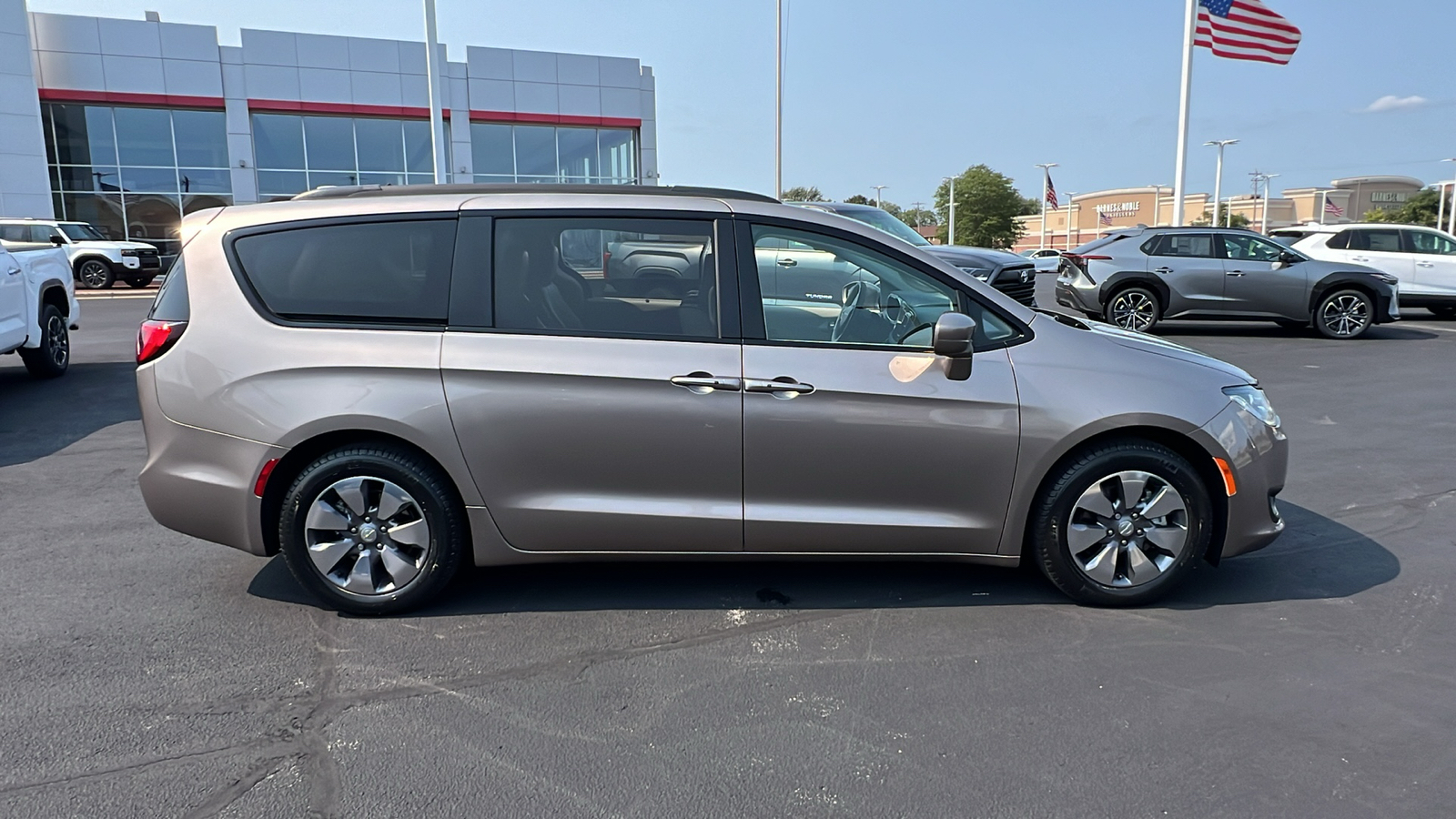 2018 Chrysler Pacifica Hybrid Limited 2