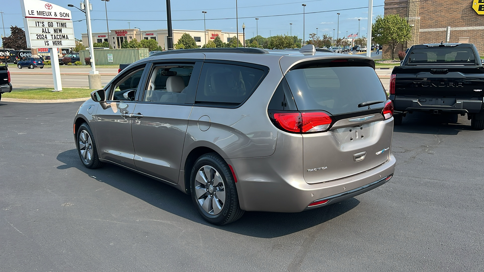 2018 Chrysler Pacifica Hybrid Limited 5