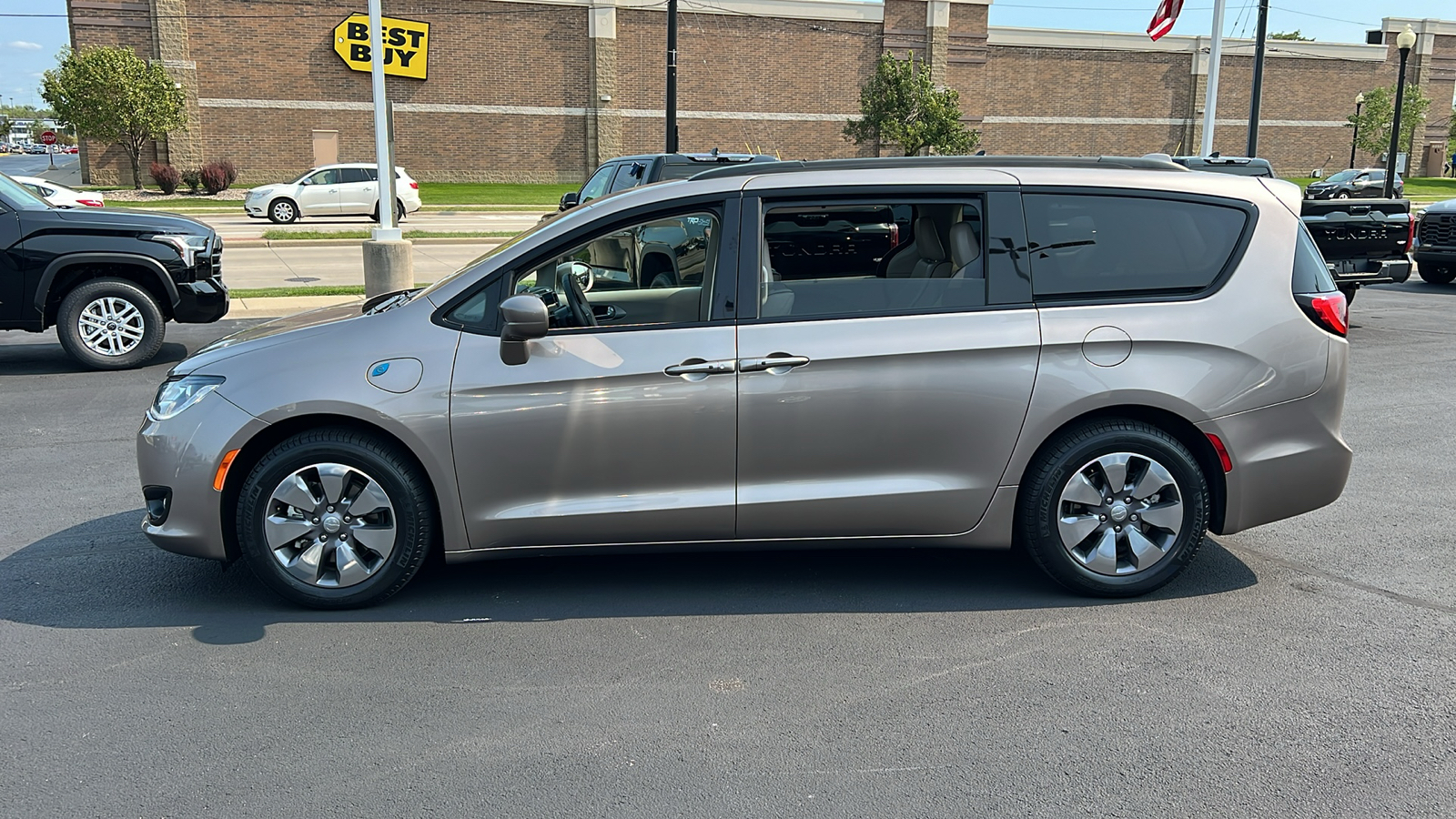 2018 Chrysler Pacifica Hybrid Limited 6