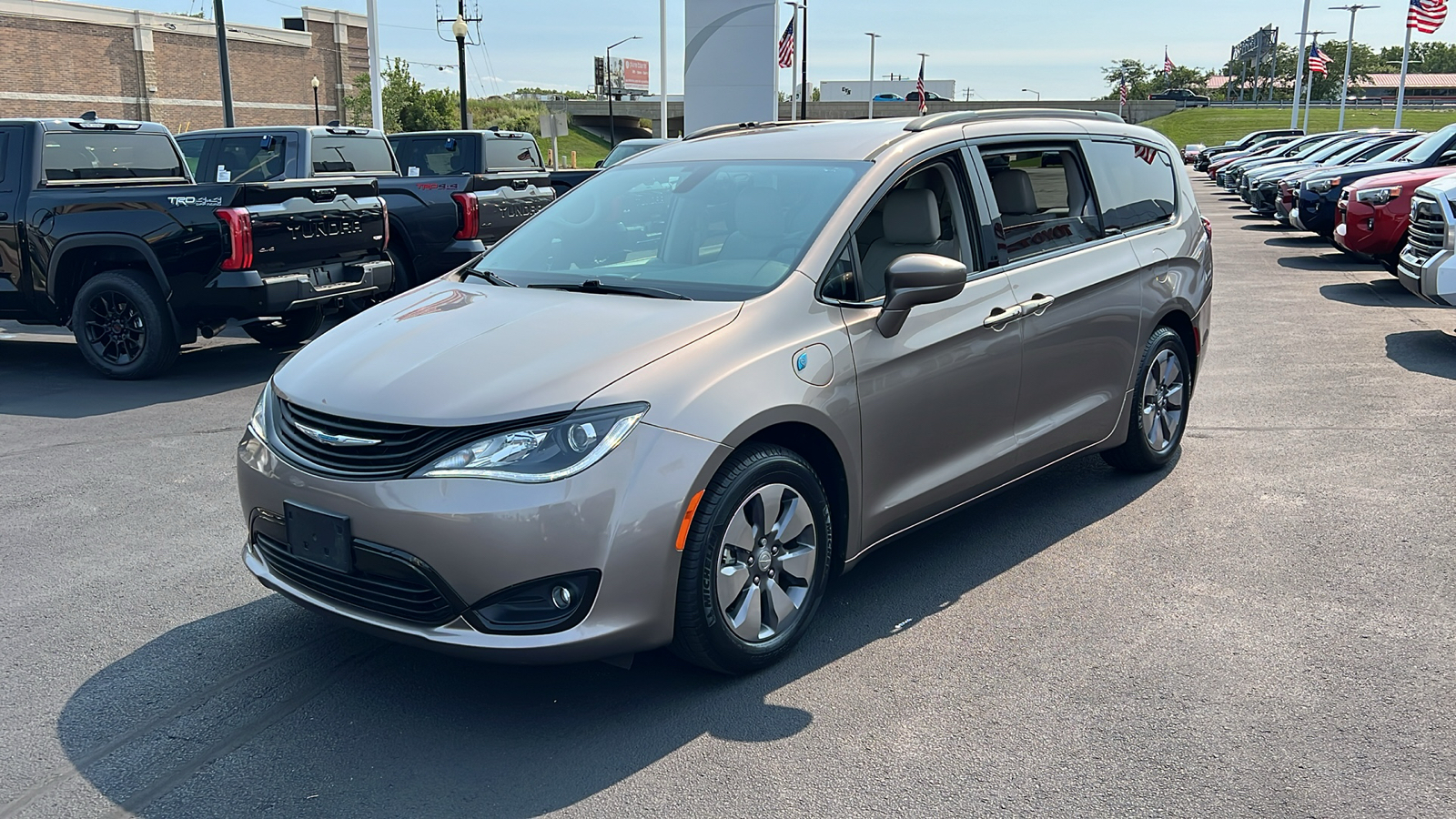 2018 Chrysler Pacifica Hybrid Limited 7