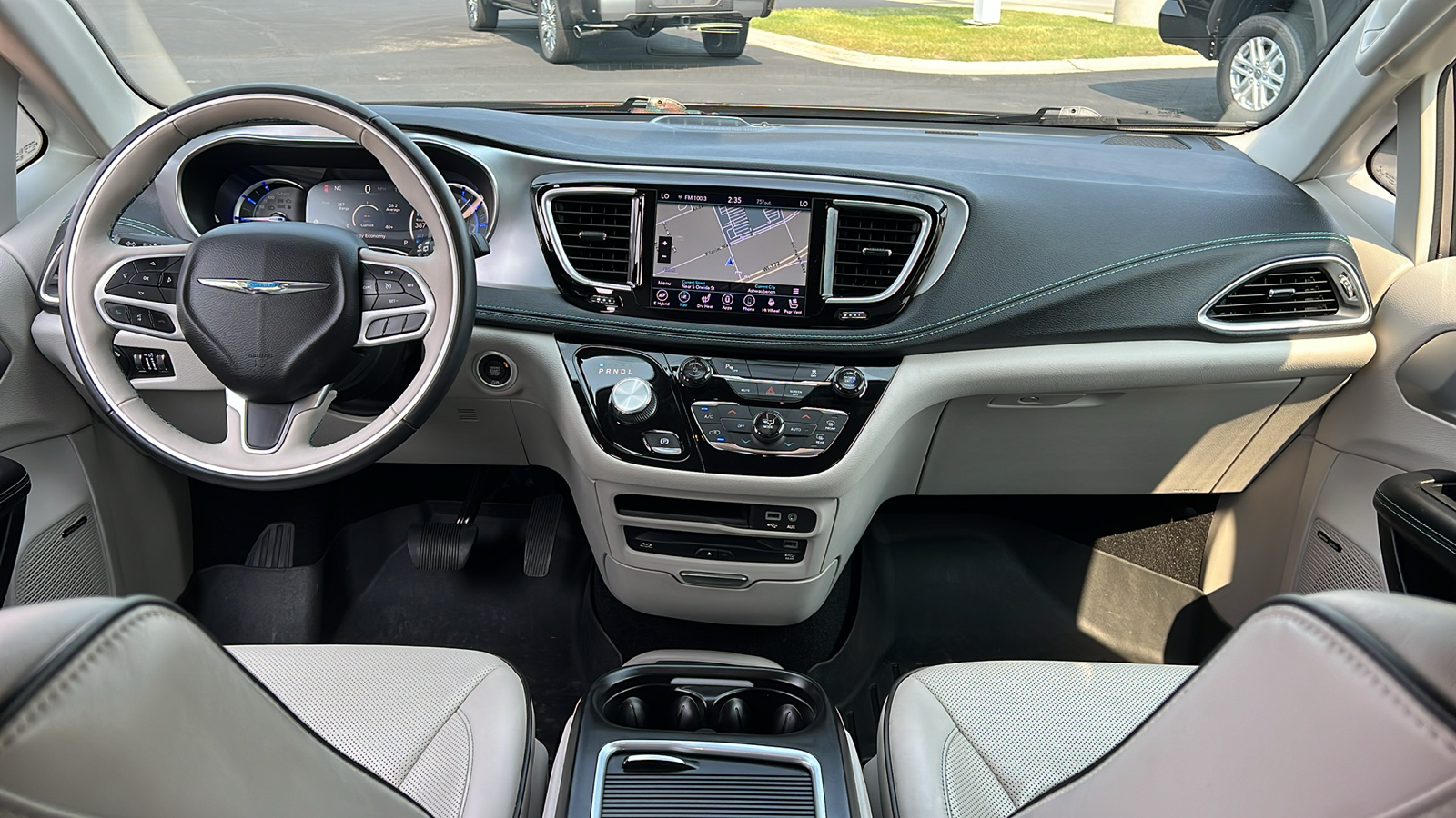 2018 Chrysler Pacifica Hybrid Limited 8