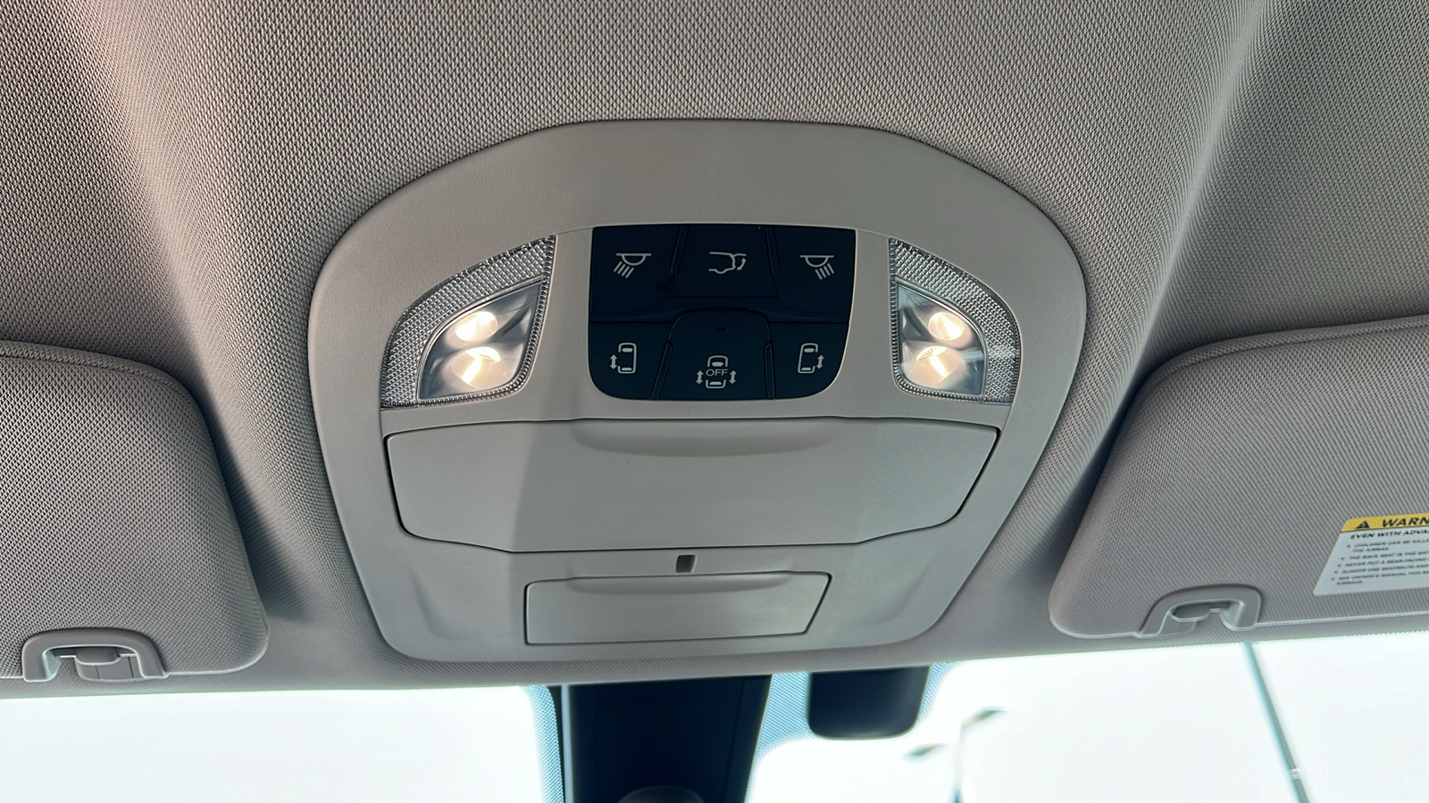 2018 Chrysler Pacifica Hybrid Limited 23