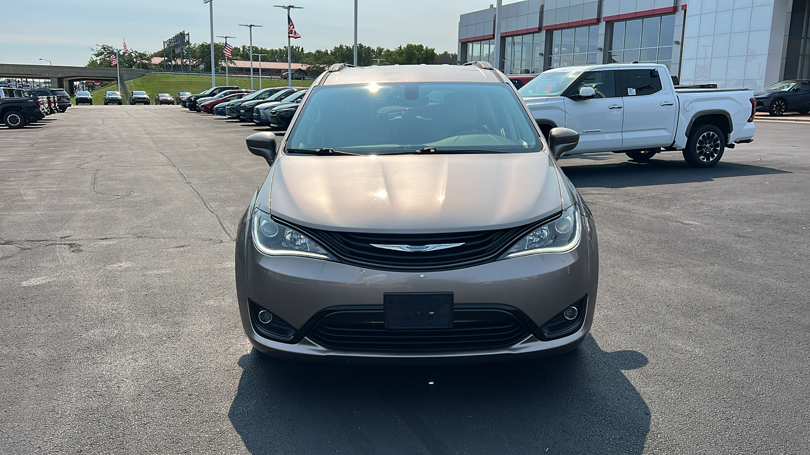 2018 Chrysler Pacifica Hybrid Limited 38