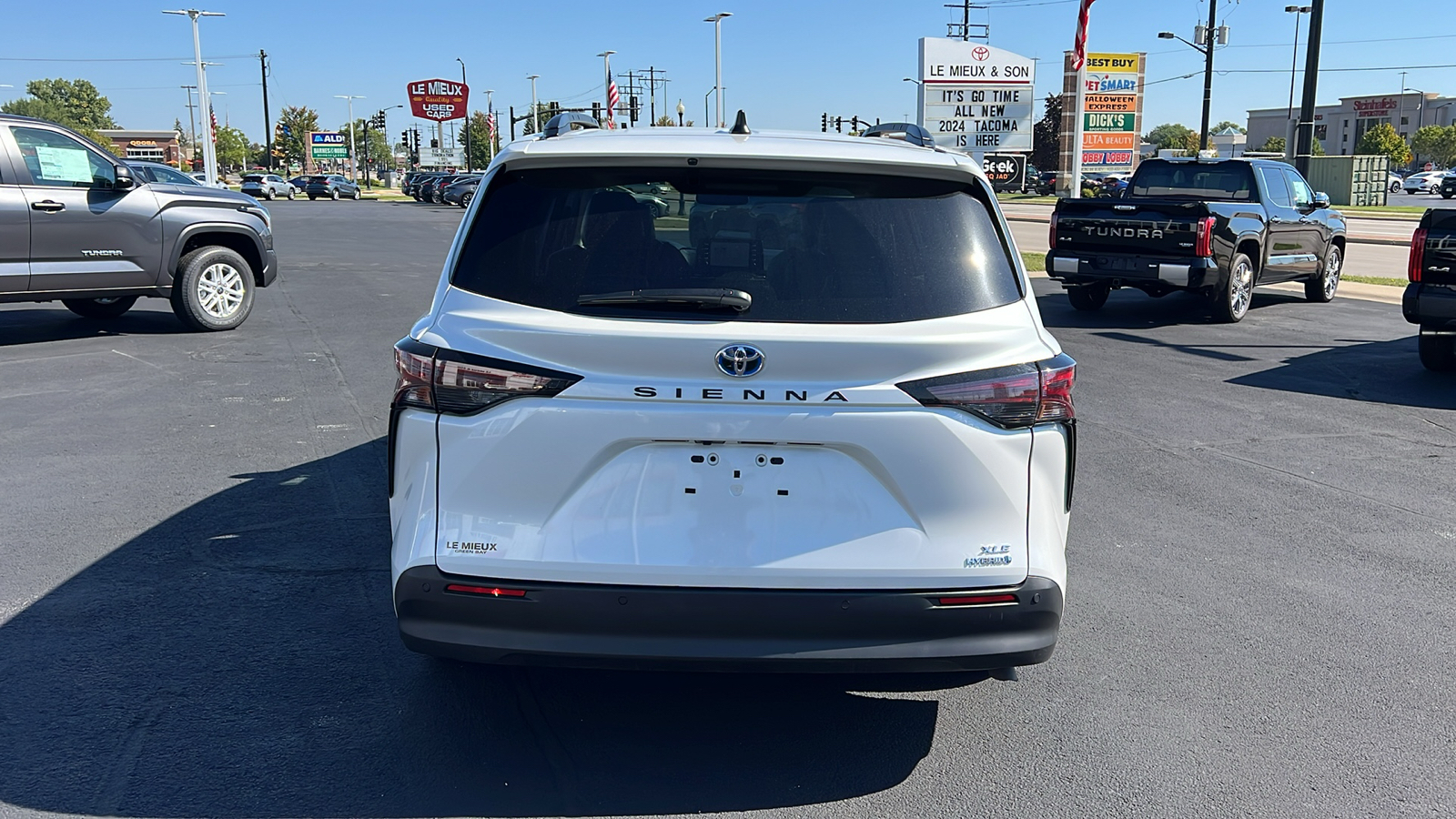 2024 Toyota Sienna XLE 4